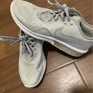 Women’s Nike AirMax. Size 9‎